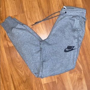 Nike joggers💎
